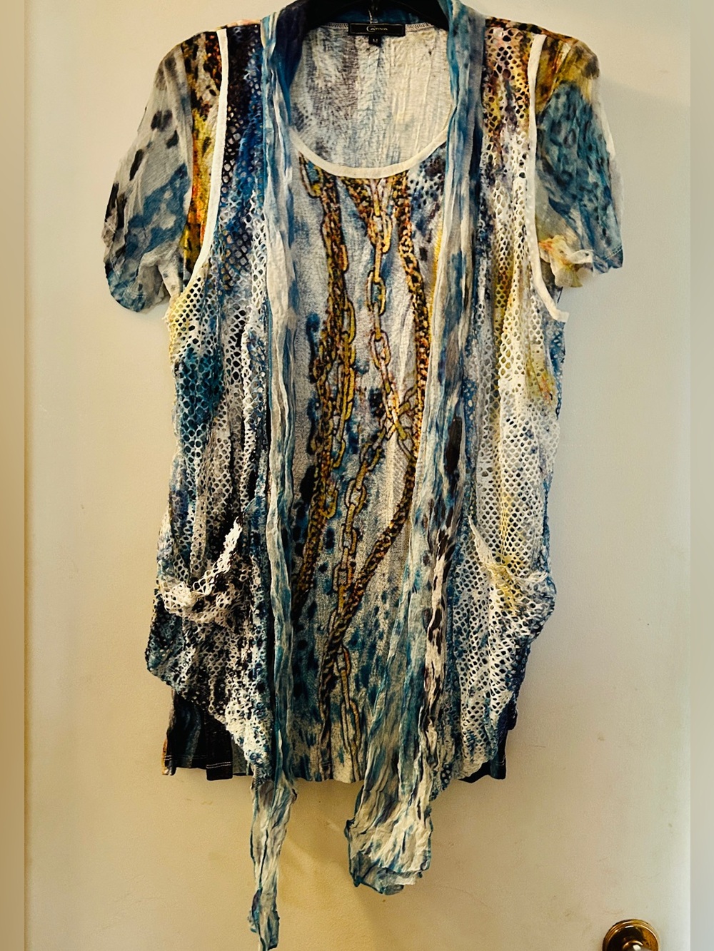 Captiva brand Blue Cream and Gold Chain-Print Layered Short Sleeve Tunic Blouse
